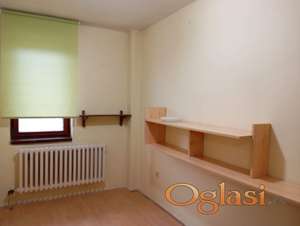 Izdajem stan na dobroj lokaciji na Novom naselju