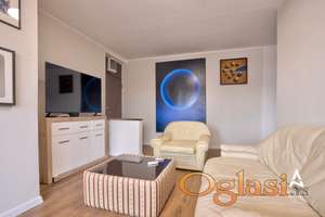 Voždovačka crkva – trosoban - renoviran -  garaža