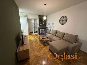 Kompletno renovirana garsonjera u srcu Novog Sada 28m2