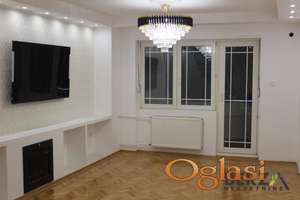 ODLIČAN, RENOVIRAN ČETVOROSOBAN DUPLEKS, GRBAVICA