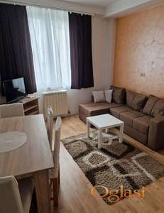 Lep stan na uglu Bulevara i Futoške