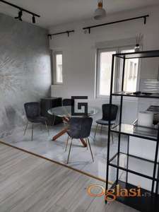 Stari grad-centar-Francuska, odličan 2.0 ID#1871