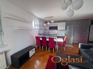 Odličan trosoban stan na Salajci!