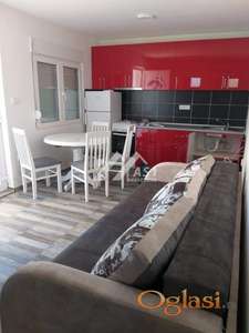 Izdaje se fenomenalan dvoiposoban stan u kući sa parkingom !!! ID#6494