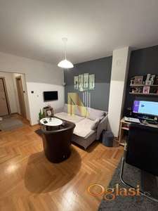 Na prodaju dvosoban stan u  Cara Dušana