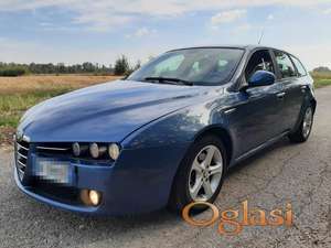 Alfa Romeo 159 levo krilo kod boje 275A