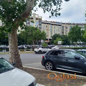 LOKAL U TRŽNOM CENTRU - BUL.OSLOBOĐENJA - UKNJIŽEN - POD DUGOROČNIM ZAKUPOM!!!!