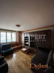 Izdaje se stan kod Pravnog fakulteta, 66m2