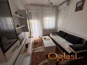 Kraljev park ! Jednoiposoban stan sa parking mestom !