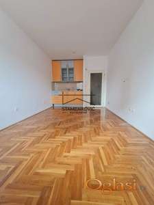 Grbavica- Garsonjera-Parking u dvorištu zgrade ID#7137