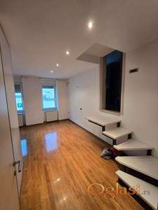 Novi Sad - Centar - kuća za poslovni prostor - 1300 eura