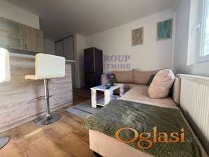 Na prodaju kompletno nameštena garsonjera od 22m² u mirnom delu Klise.