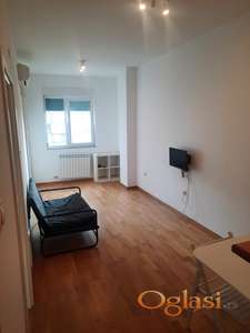 Izdaje se dvosoban stan 41m2 Liman3  Narodnog fronta55a