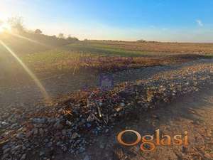 Odličan ravan plac u gradskoj građevinskoj zoni! Budisava