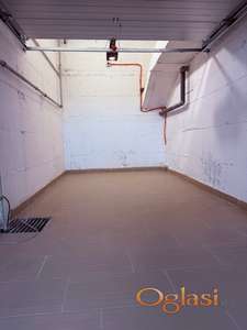 Nova garaza, Gundulićeva 4, Podbara