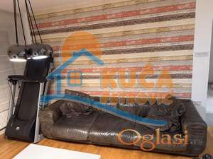 Izdaje se trosoban stan u blizini Svetinikolske crkve, 77m2