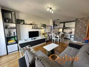 Dvosoban, kompletno namešten stan u Sajam kompleksu