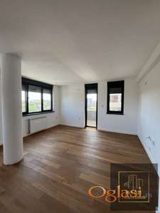 Četvorosoban stan sa pdv-om! Kisačka!