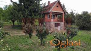 Krčedin Vikendica 60m2 na placu 25ar, Hitno!