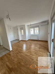 Izdajemo trosoban stan na Ledinama, 56m2