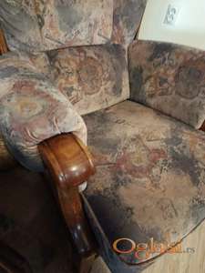 Dve lepe fotelje sa ukrasom od španskih mrežica