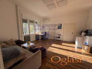 Na prodaju izuzetno atraktivan troiposoban salonski stan