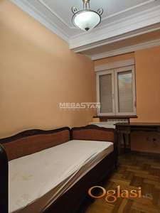 Dimitrija Tucovića, sa garažom