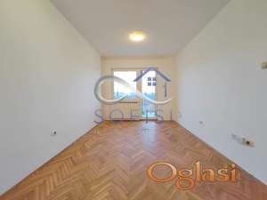 Novi Sad, Bul. kralja Petra I - Odličan, uknjižen dvosoban stan ID#1508