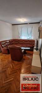 Dobar dvosoban stan na grbavici