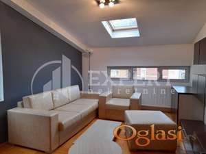 Izdaje se jednoiposoban stan na Trgu Kralja Aleksandra, 44m2