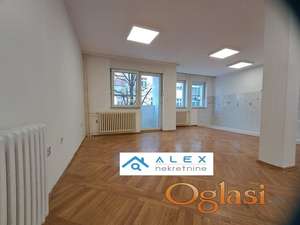 Četvorosoban porodičan stan u centru grada