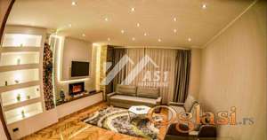 IZDAJE SE SALONSKI STAN U CENTRU ID#6408