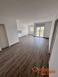 ~~~NOV troiposoban stan 74 m2~~~