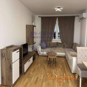 Izdaje se prelep dvoiposoban stan od 60m² na Avijaciji.