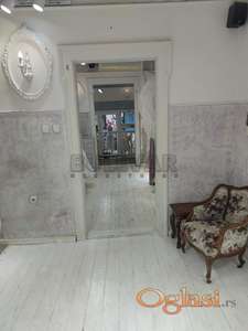 Izdaje se poslovni prostor u centru Niša, 100m2!