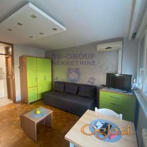 Izdaje se renovirana i kompletno nameštena garsonjera površine 23m2