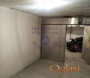 Na prodaju garaza na Podbari