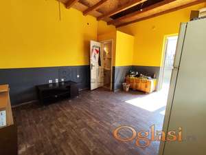 Izdaje se ulični lokal u Generala Milojka Lešjanina, 38m2
