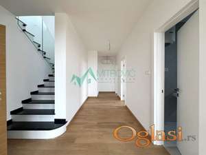 Sremska Kamenica/Mišeluk, urbana vila