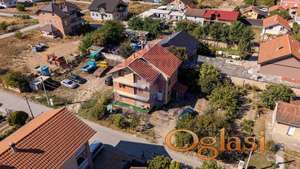 - Fantastična kuća na Adicama, 500m2 plac -