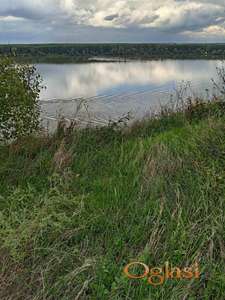 PRODAJEM GRAĐEVINSKO ZEMLJIŠTE SA POGLEDOM NA DUNAV