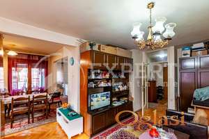 Stan u blizini Pravnog fakulteta, 2.5, 77 m2