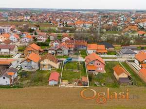 Odličan, uknjižen, građevinski , front 15