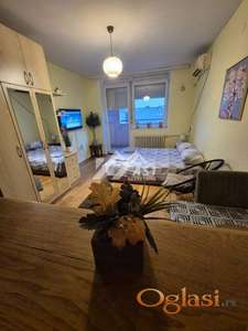Izdaje se lepa garsonjera u Centru !! ID#7745