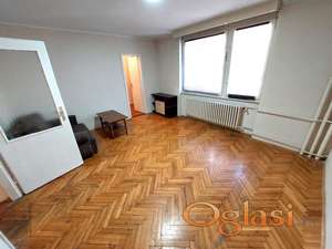 Stan,NOVI SAD,BULEVAR,kv: 33, € 300, ID: 9101836