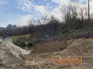 Plac za porodičnu kuću  na lelpoj lokaciji