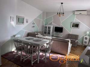  KOMFORAN, KOMPLETNO NAMEŠTEN JEDNOIPOSOBAN STAN NA BULEVARU EVROPE