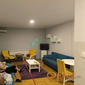 Novi Sad, Bulevar Evrope - Komforna garsonjera na odličnoj lokaciji 