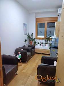  POLUNAMEŠTEN POSLOVNI PROSTOR U CENTRU