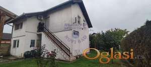 Odlična kuća na Adicama!